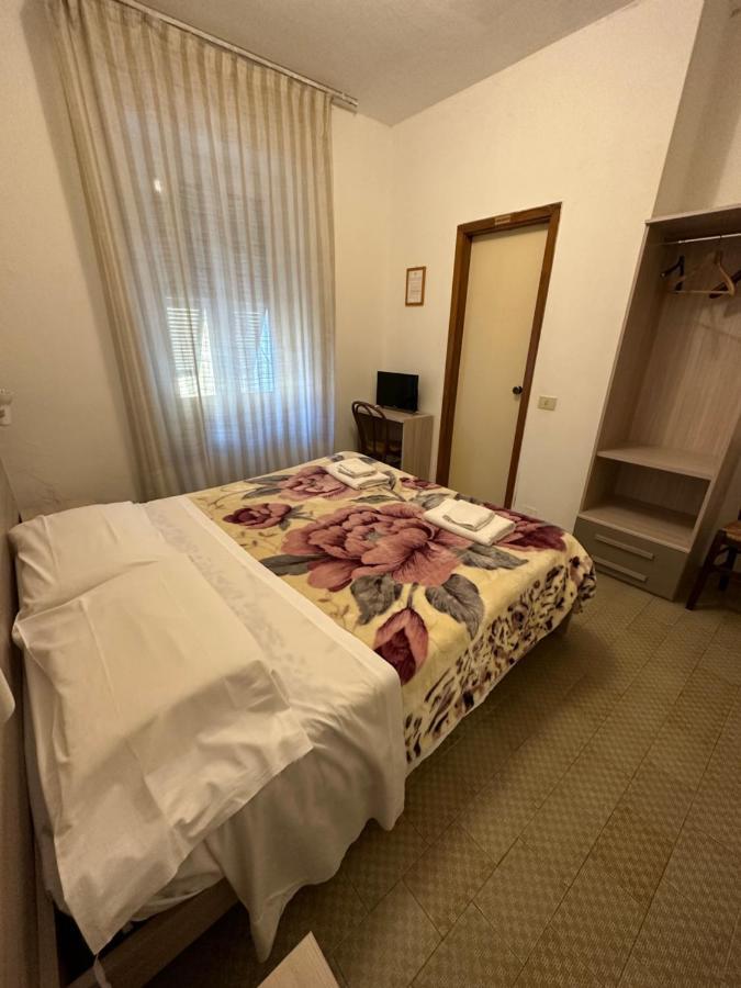 Hotel Aurora La Spezia Buitenkant foto